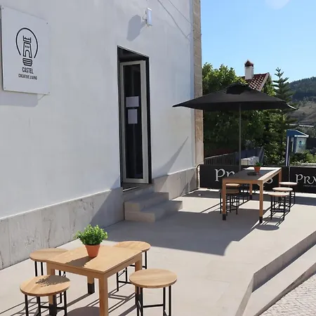 Castel - Creative Living Hostel *