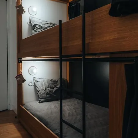 Castel - Creative Living Hostel