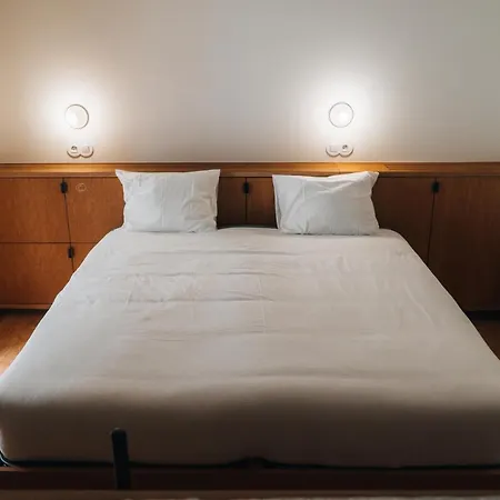 Castel - Creative Living Hostel Penela