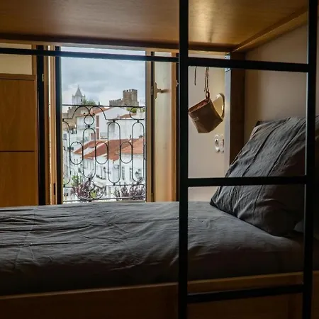 Castel - Creative Living * Penela
